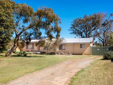 13 Alexander Drive, Glenfield WA 6532