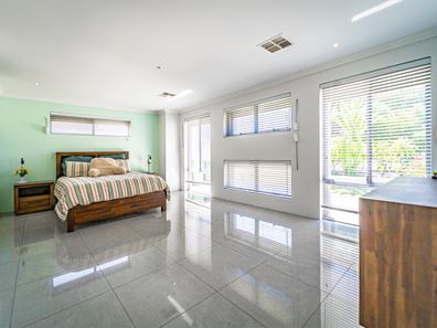 100 Tangadee Road, Golden Bay WA 6174