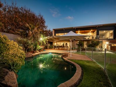 8 Bluewater Close, Drummond Cove WA 6532