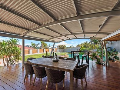 8 Bluewater Close, Drummond Cove WA 6532