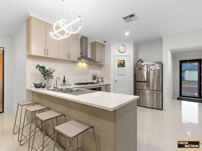 15 Nikon Road, Harrisdale WA 6112