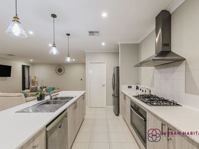 21 Aquinnah Way, Wellard WA 6170