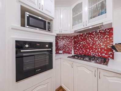 15 Hillview Drive, Drummond Cove WA 6532