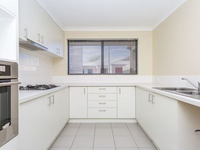 48/191 Railway Avenue, Kelmscott WA 6111
