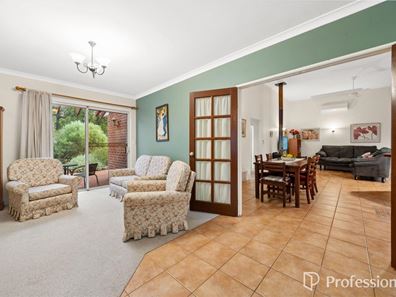 12 Jarrah Road, Roleystone WA 6111