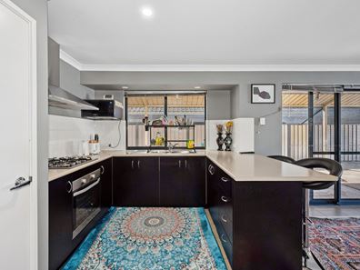 1 Vichy Close, Piara Waters WA 6112