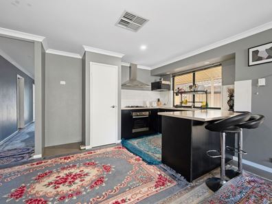 1 Vichy Close, Piara Waters WA 6112