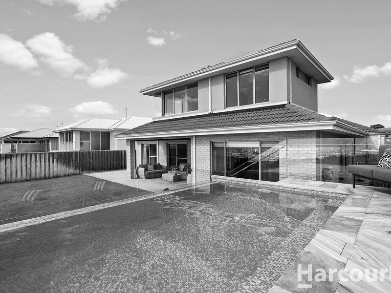 8 Serrata Way, Halls Head