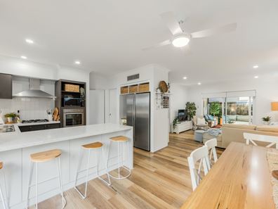 2/9 Harrison Street, Rockingham WA 6168