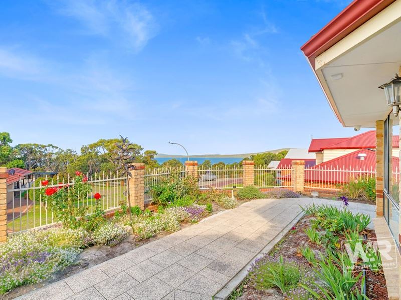 4 Sea View, Bayonet Head