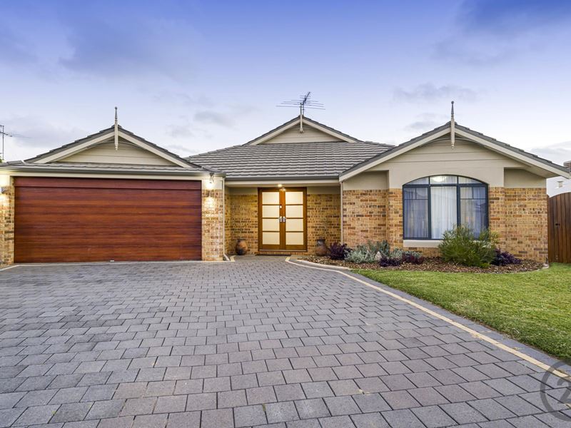 5 Lutea Road, Halls Head WA 6210