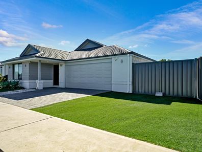 62 Hickman Drive, Piara Waters WA 6112