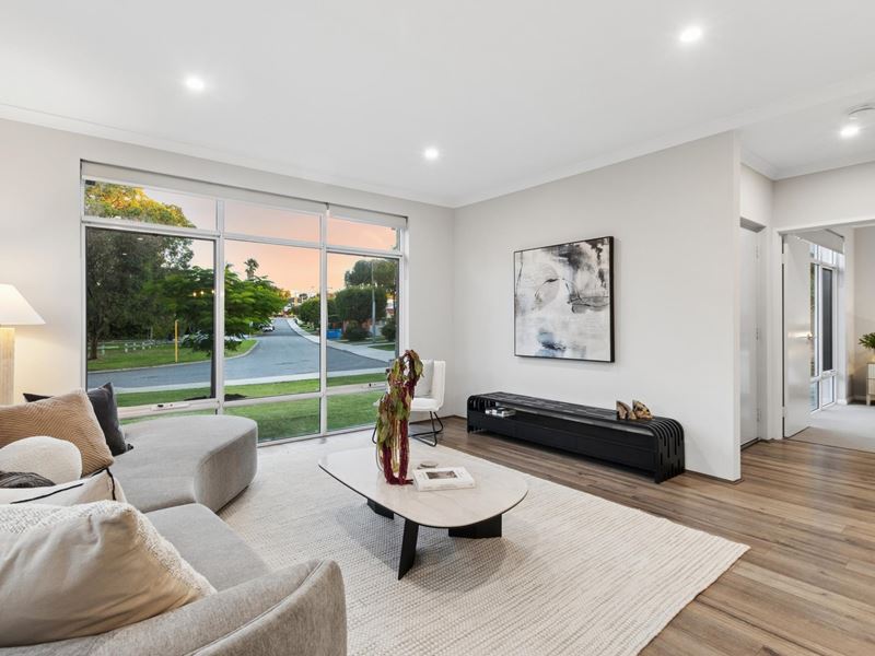 18D Bridgewater Crescent, Karrinyup WA 6018
