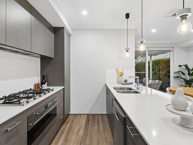 18D Bridgewater Crescent, Karrinyup WA 6018