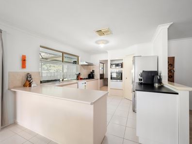 48 Crossland Way, Kardinya WA 6163