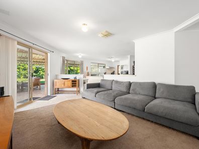 48 Crossland Way, Kardinya WA 6163