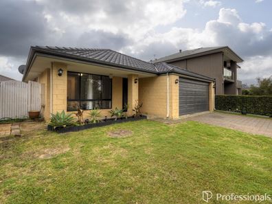 72 Kalari Drive, Wattle Grove WA 6107