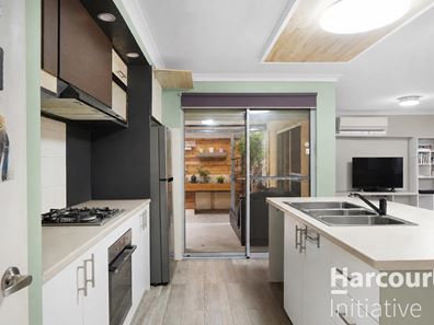 29 Elmsett Way, Girrawheen WA 6064