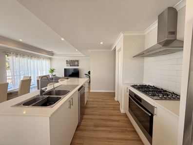 40 Currajong Crescent, Craigie WA 6025