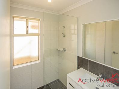 2/271 Third Street, Wonthella WA 6530