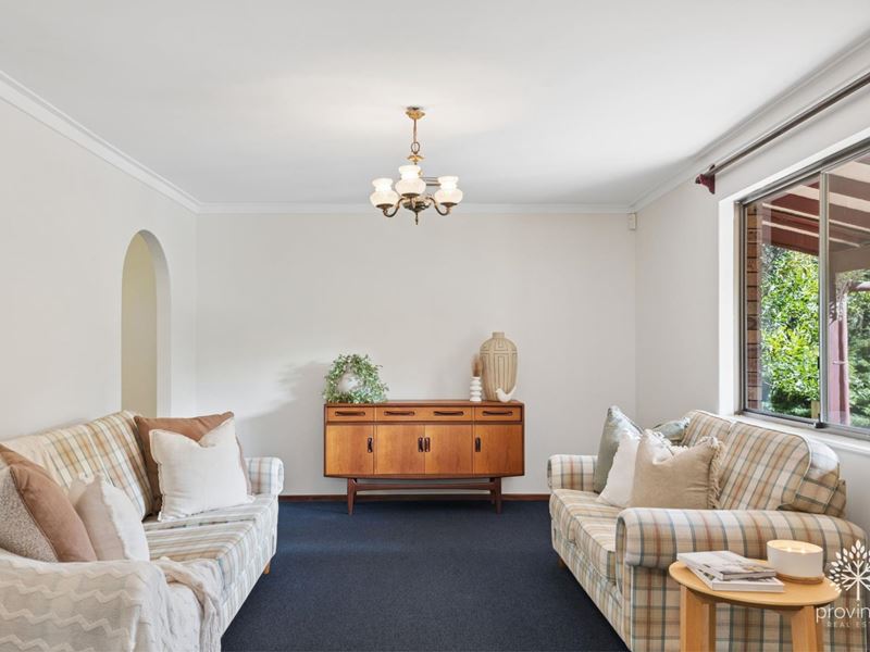 25 Kathleen Road, Lesmurdie WA 6076