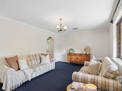25 Kathleen Road, Lesmurdie WA 6076