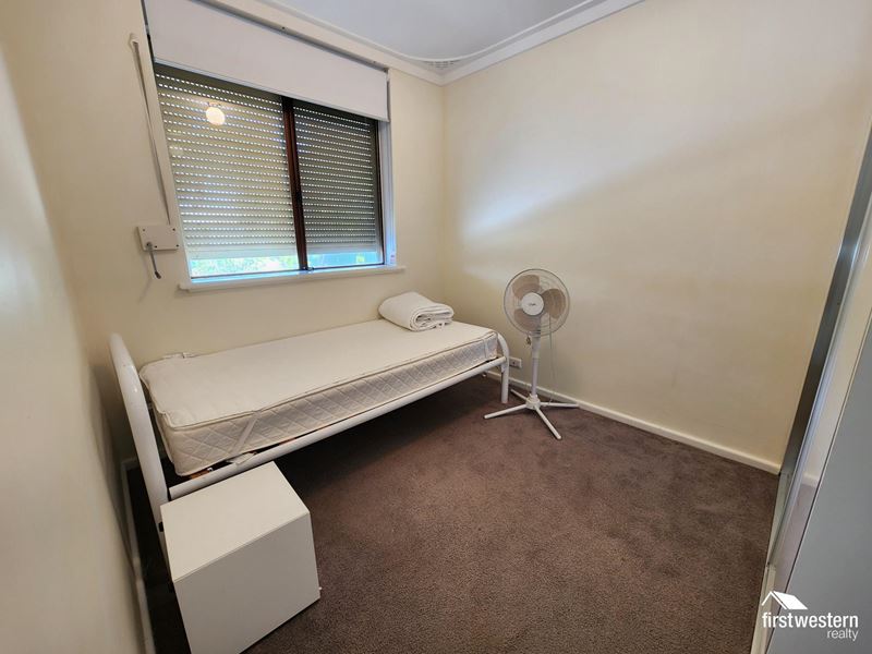 ROOM 4/13 Eddystone Avenue, Craigie WA 6025