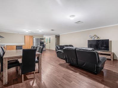 52 Aroona Way, Maddington WA 6109