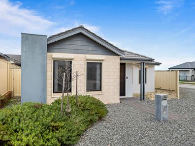 101 Verdant Crescent, Seville Grove WA 6112