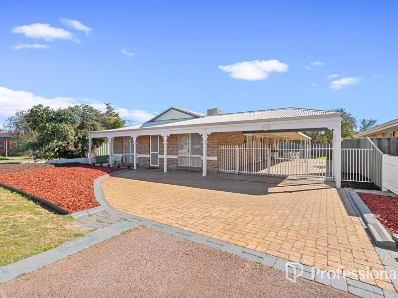 11 Wade Square, Stratton