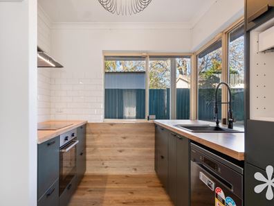 9/92 Gilbertson Road, Kardinya WA 6163