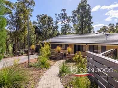1 Fennell Court, Stoneville WA 6081