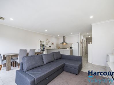 76 Strinesdale Boulevard, Aveley WA 6069