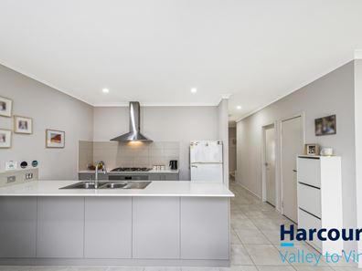 76 Strinesdale Boulevard, Aveley WA 6069