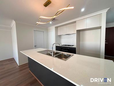 21 Fragrant  Street, Hammond Park WA 6164