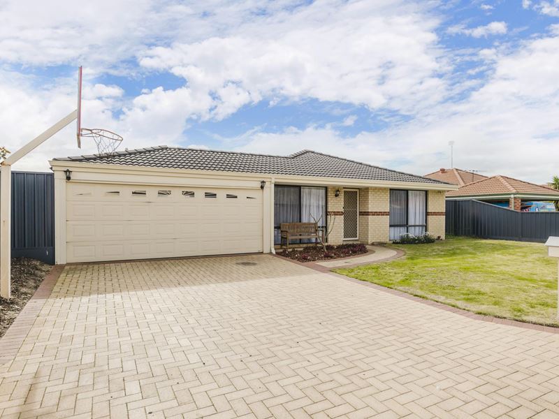 14 Pyrenees Court, Caversham WA 6055