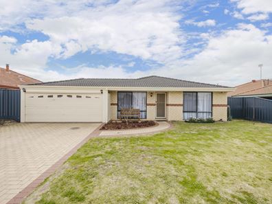 14 Pyrenees Court, Caversham WA 6055