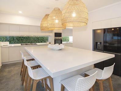 2/10 Martingale Drive, Dunsborough WA 6281