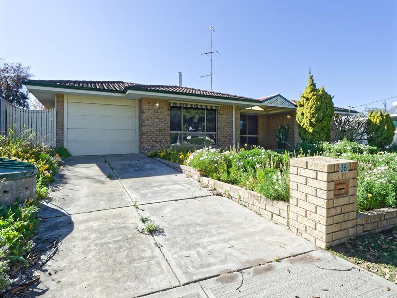36 Wooleen Street, Golden Bay WA 6174