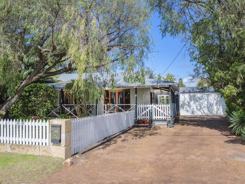 32 Reynolds Street, West Busselton WA 6280