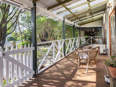 32 Reynolds Street, West Busselton WA 6280