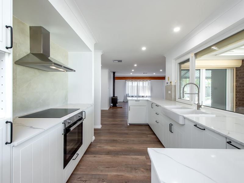 85 Treetop Avenue, Edgewater
