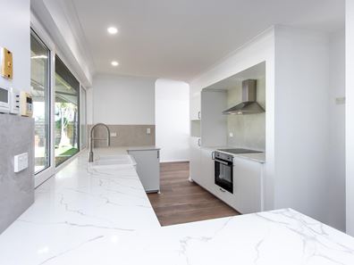 85 Treetop Avenue, Edgewater WA 6027