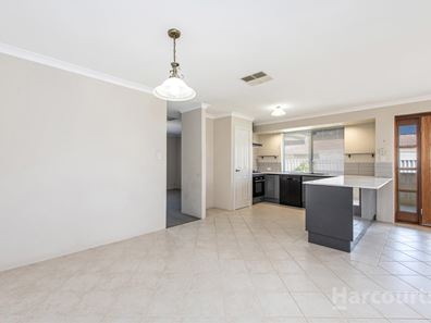 11 Mariner Place, Halls Head WA 6210