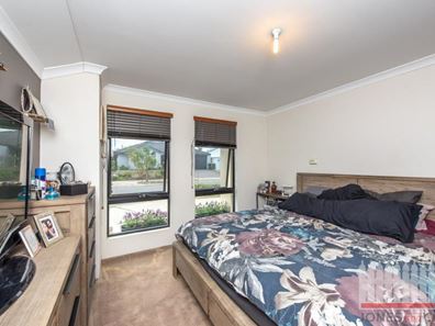 27 Cinnabar Bend, Aveley WA 6069