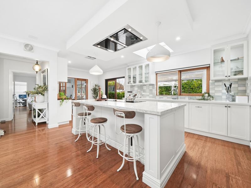 6 Halgania Way, Duncraig WA 6023