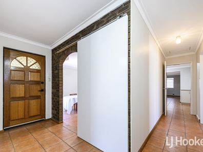 17 Kidbroke Place, Kelmscott WA 6111