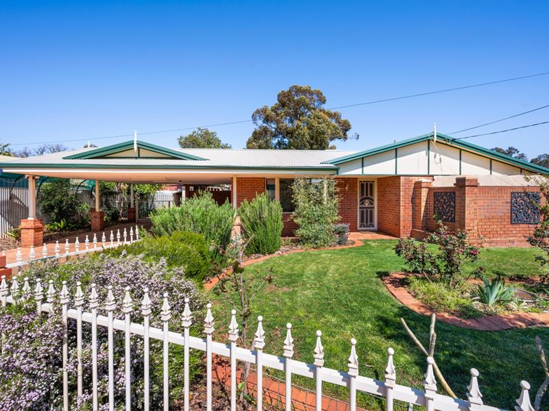 2A Hare Street, Lamington WA 6430