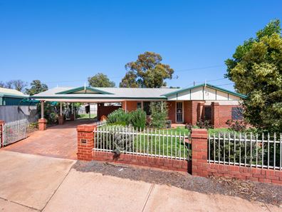 2A Hare Street, Lamington WA 6430