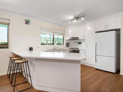 2A Hare Street, Lamington WA 6430
